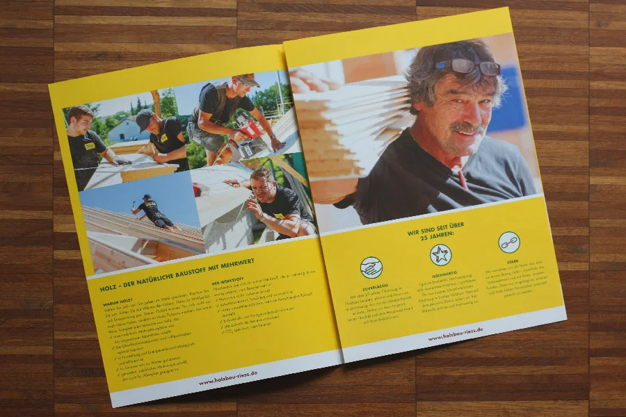 HR Imagebroschüre aufgeklappt